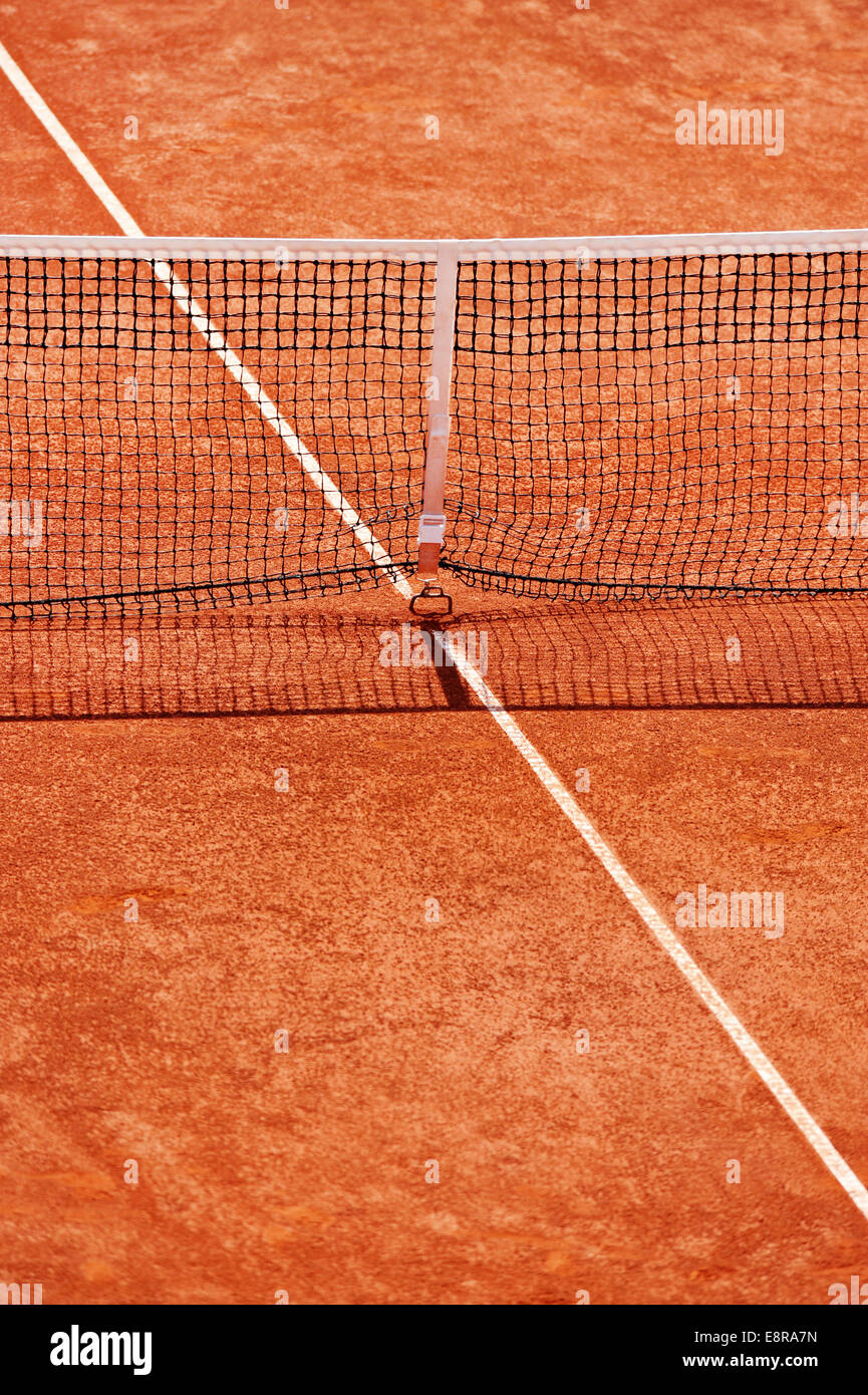 Tennis net dettaglio su una corte di argilla Foto Stock
