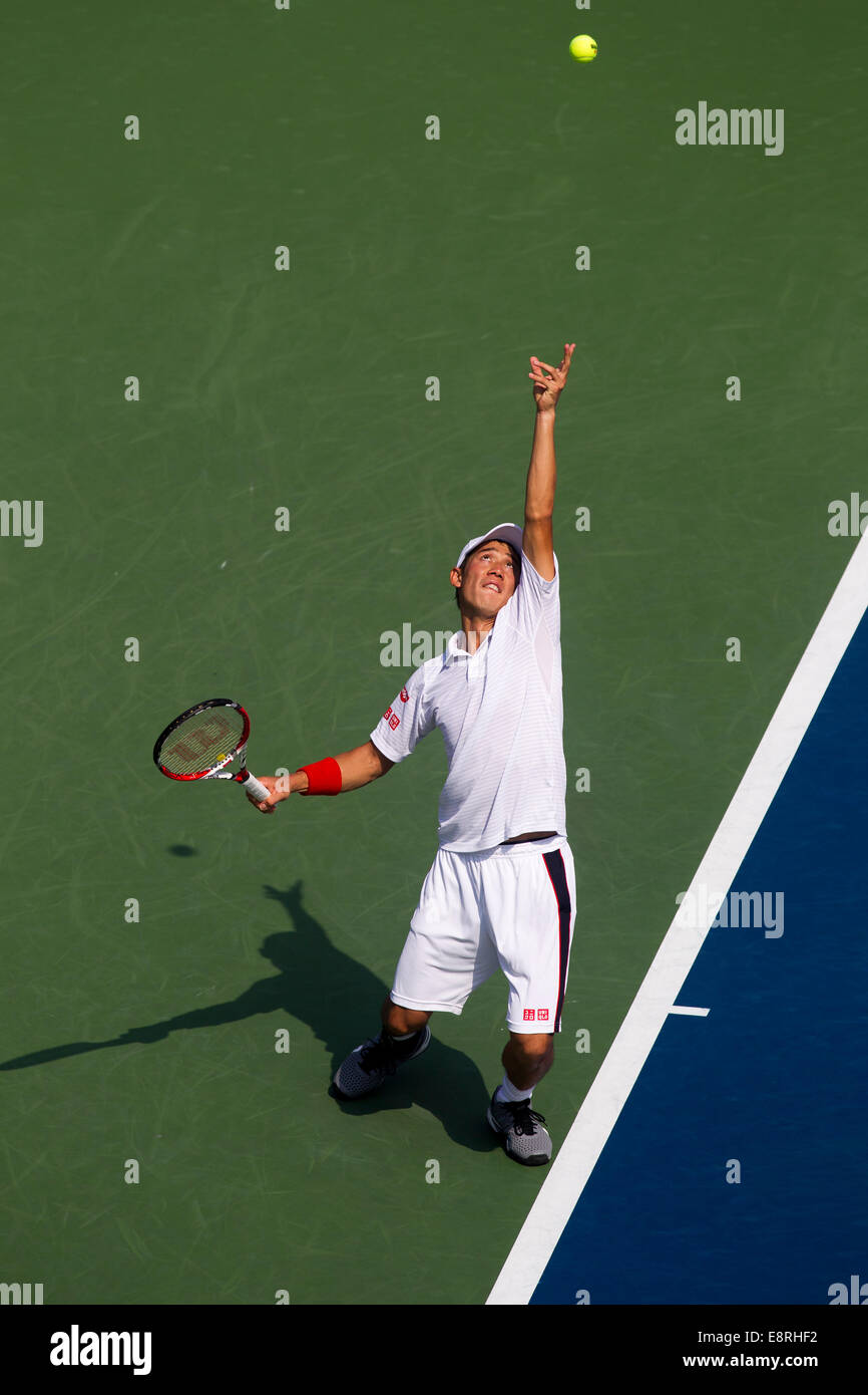 Kei Nishikori (JPN) sconfisse top-seme e mondo No. 1 Novak Djokovic (SRB) negli uomini Semi-Final per raggiungere la sua prima carriera Gra Foto Stock