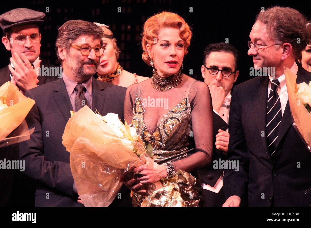 Serata di Apertura del musical pallottole su Broadway in St. James Theatre - Curtain Call. Dotato di: Santo Loquasto,Marin Mazzie,William Ivey Long dove: New York New York, Stati Uniti quando: 10 Apr 2014 Foto Stock