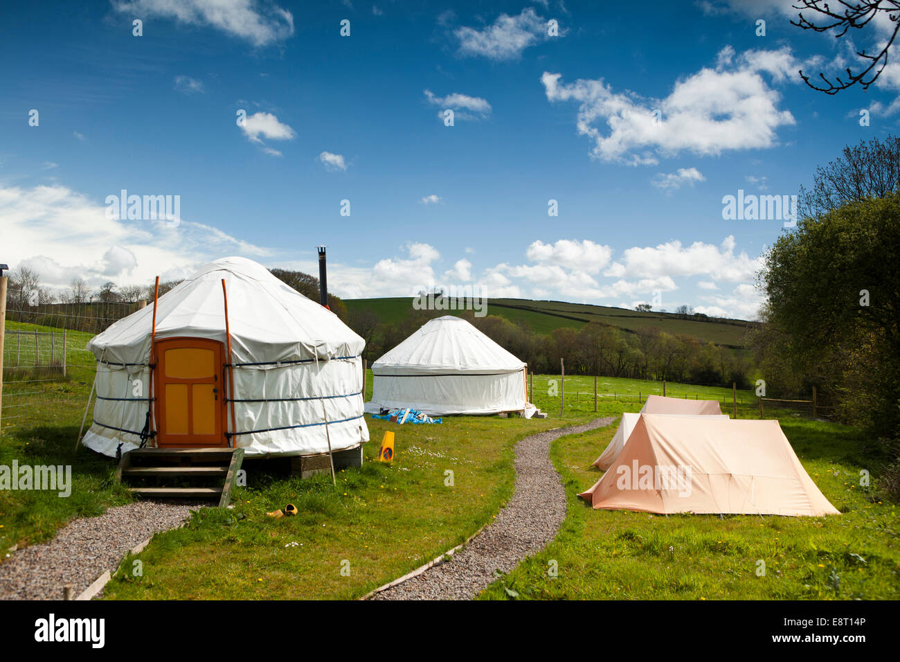 Regno Unito, Inghilterra, Devon, Est Yarde, Yarde Orchard Bunkhouse campeggio, yurta e tende Foto Stock