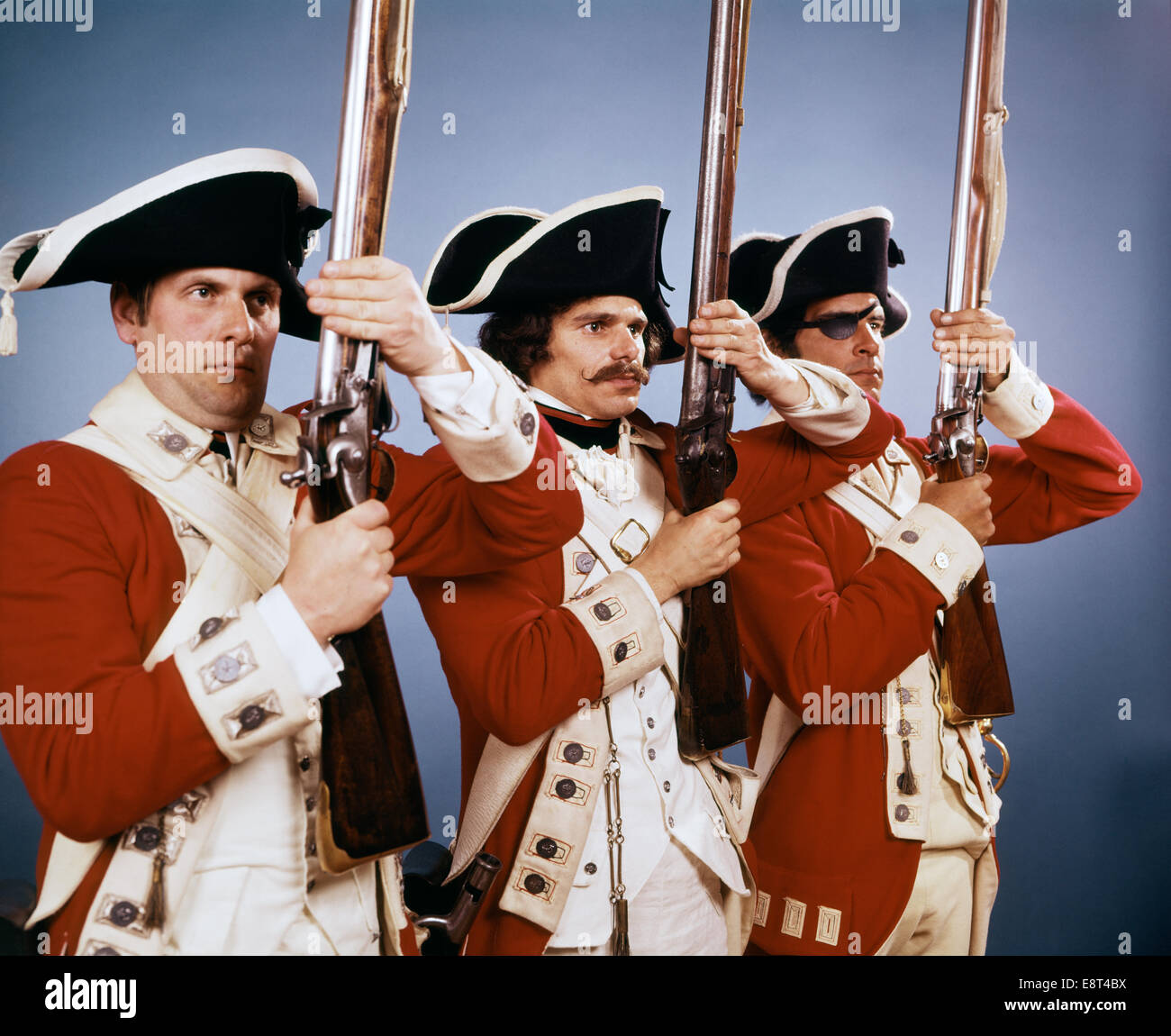 1700s 1776 soldati britannici in uniforme durante la guerra rivoluzionaria americana Foto Stock