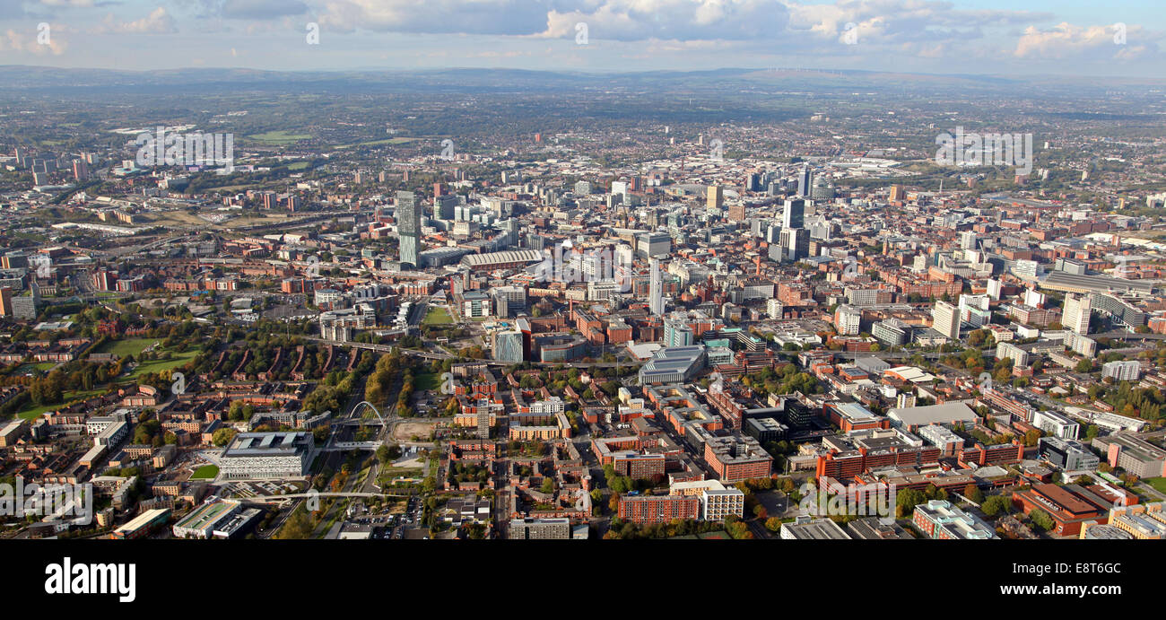 Antenna vista panoramica del centro della città di Manchester skyline, REGNO UNITO Foto Stock