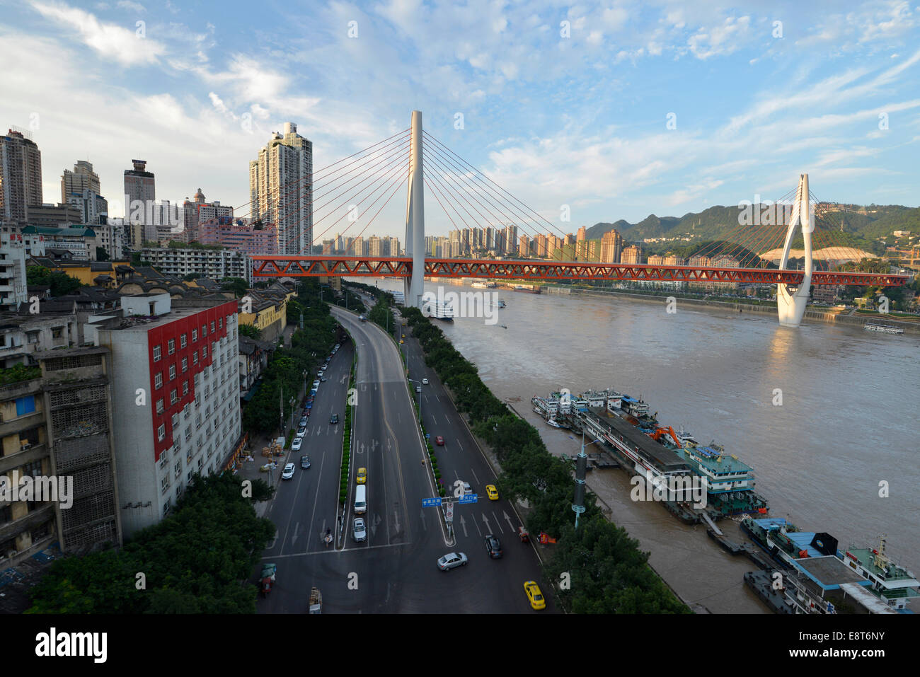 Ponte Dongshuimen, aperto nel mese di aprile 2014, oltre il Fiume Yangtze, Chongqing Cina Foto Stock