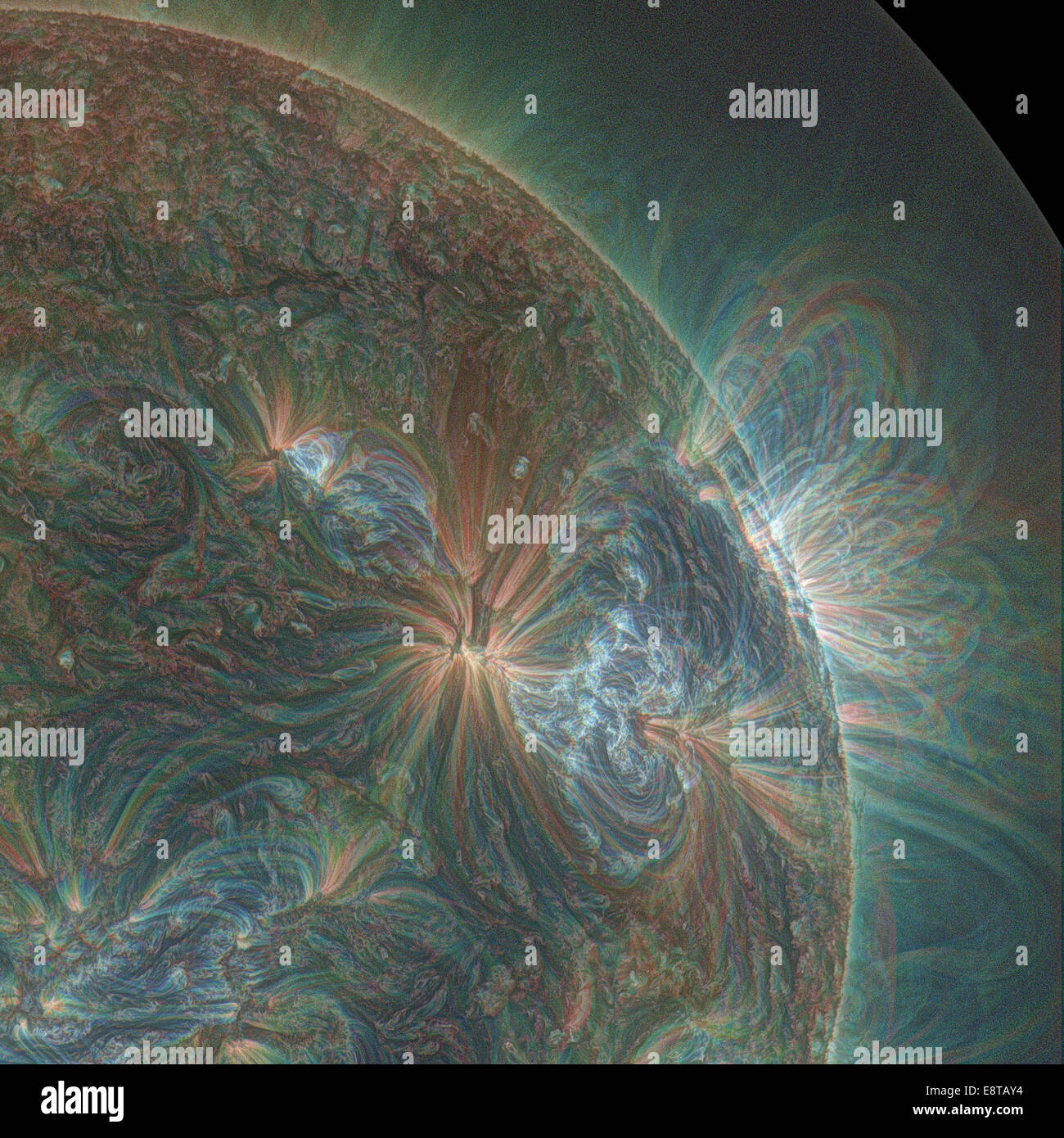 Questa combinazione di tre lunghezze d'onda di luce dalla NASA Solar Dynamics Observatory mostra uno dei getti multipli che hanno portato a una serie di lenti sbuffi coronale a gennaio 17, 2013. La luce è stato colorato in rosso, verde e blu. Foto Stock