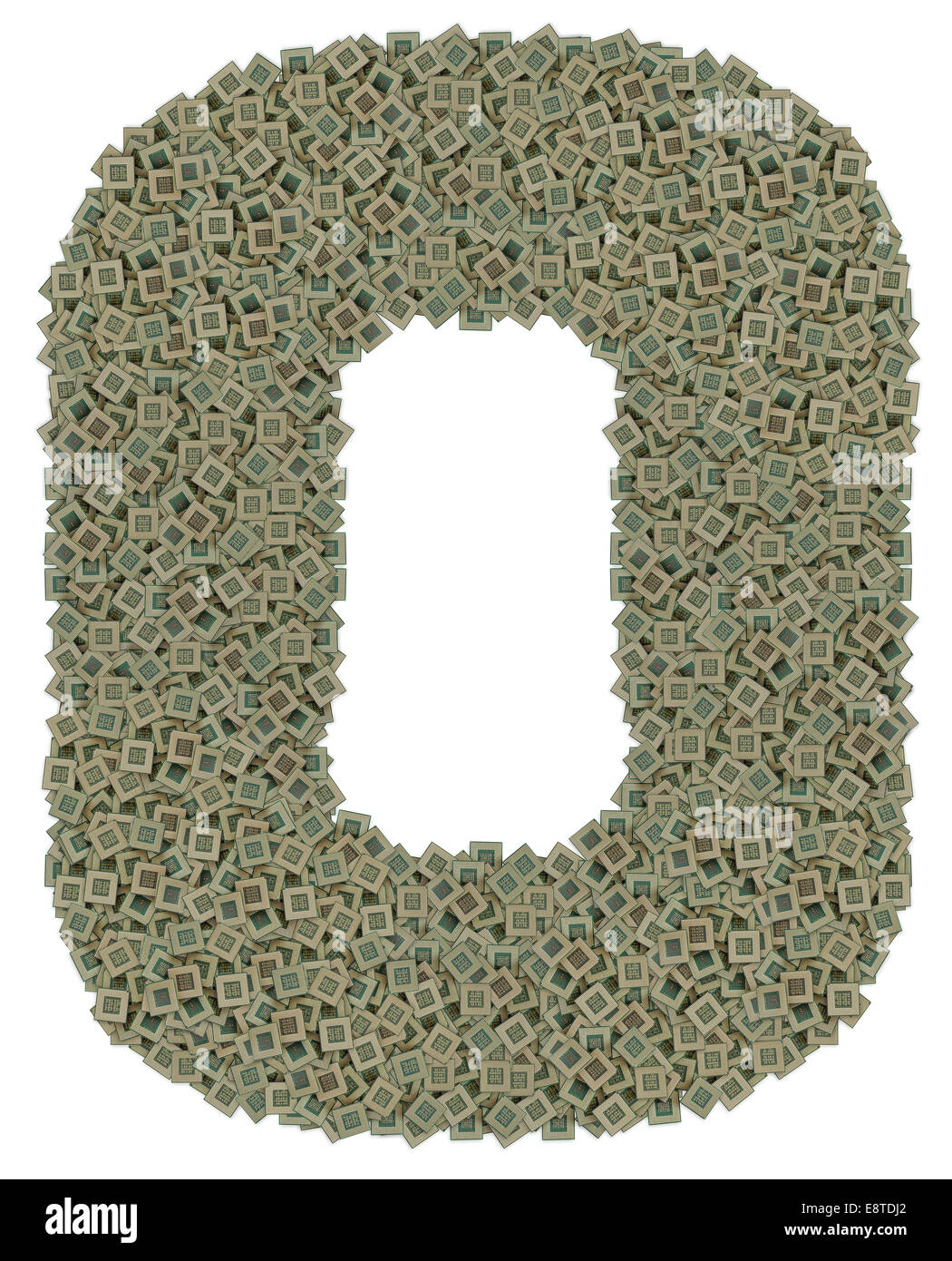 Lettera o fatta di vecchio e sporco e microprocessori, isolati su sfondo bianco Foto Stock