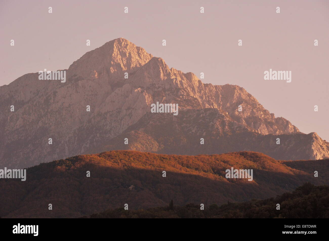 Il Monte Athos (2.300 m.), Calcidica, Griechenland. Foto Stock