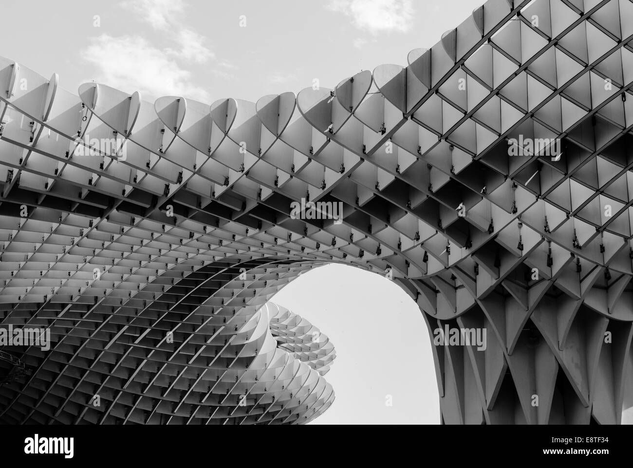 'La Seta', o Metropol Parasol, è una struttura in legno si trova presso La Encarnacion Square, nel quartiere antico di Siviglia, Spagna. Foto Stock