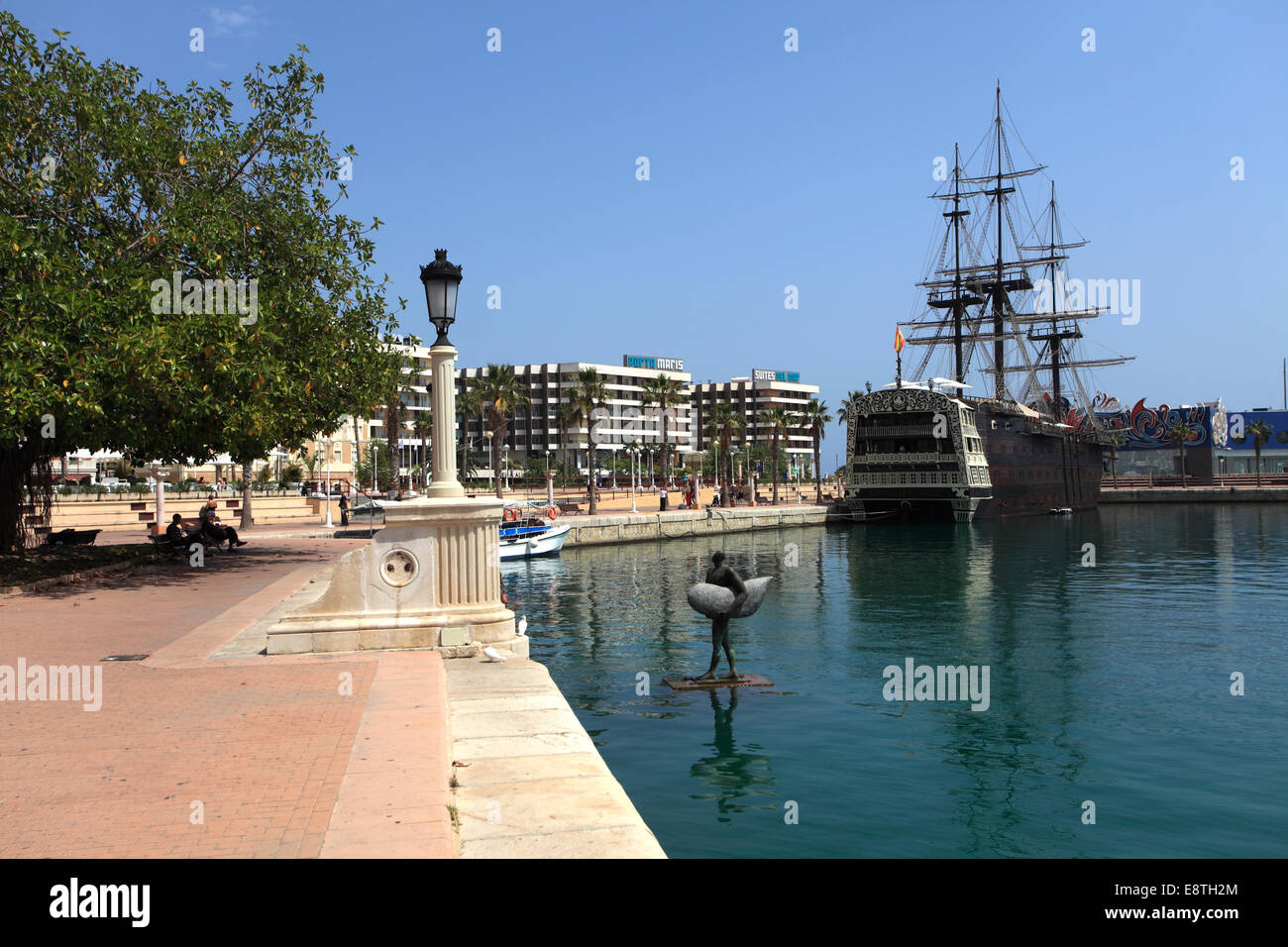 Yacht Marina, Paseo Conde de vallellano esplanade, Area del Porto di Alicante, la capitale della regione di Valencia, Spagna, Europa. Foto Stock