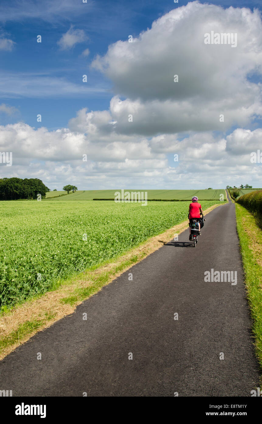 Escursioni in bicicletta la Yorkshire wolds percorso ciclabile Foto Stock