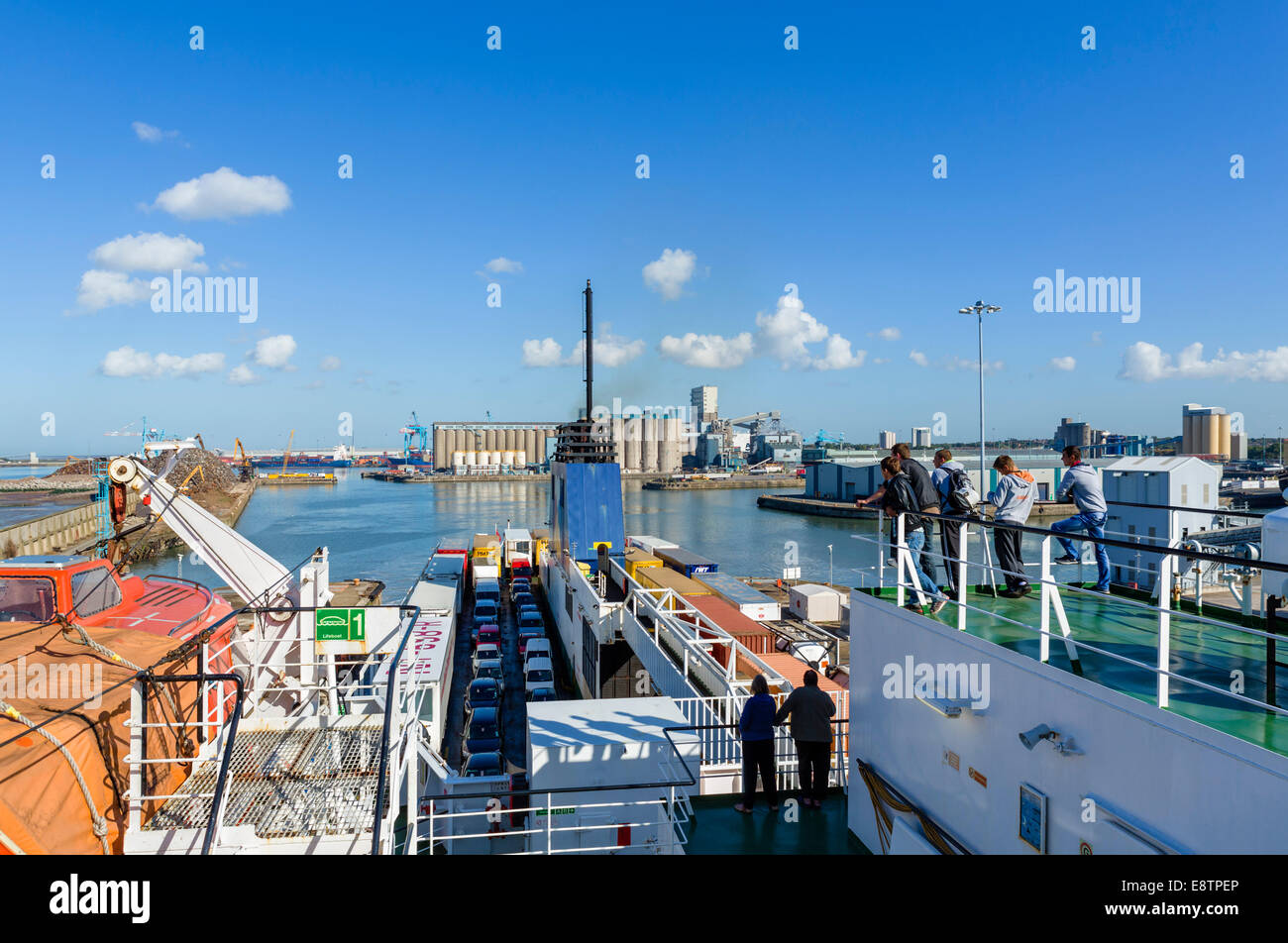 Il porto di Liverpool dal ponte di una P&O Irish Ferries traghetto, Merseyside, Regno Unito Foto Stock
