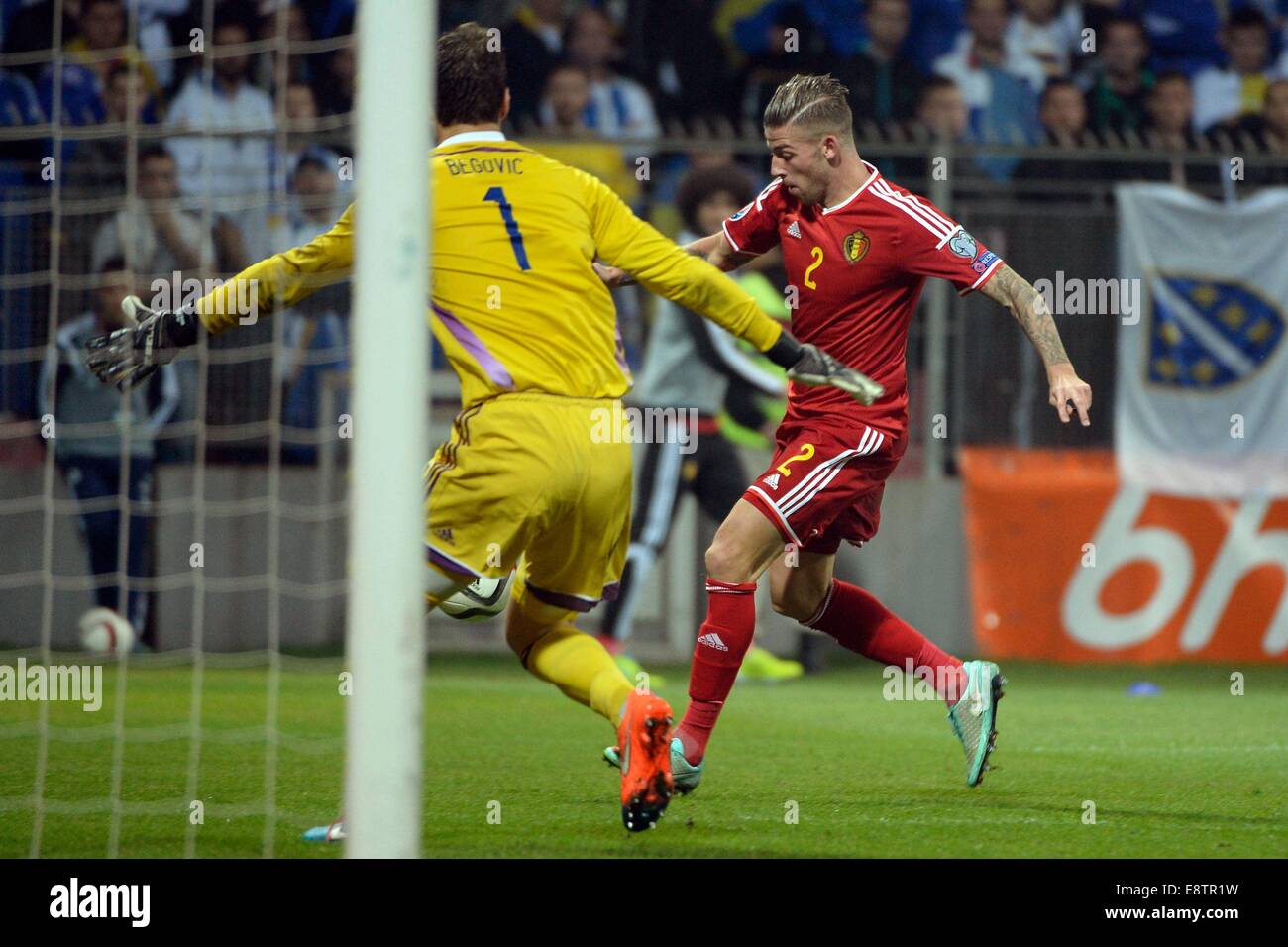 13.10.2014. Zenica, in Bosnia ed Erzegovina. Euro 2016 match di qualificazione. La Bosnia Herzegovine contro il Belgio. Toby Alderweireld (BEL) Foto Stock