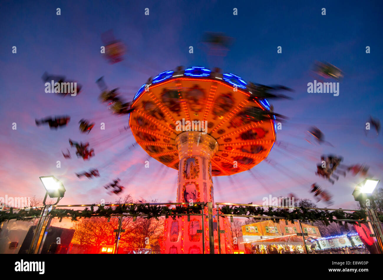Europa, Regno Unito, Inghilterra, Londra, Winter Wonderland Wave Swinger Foto Stock