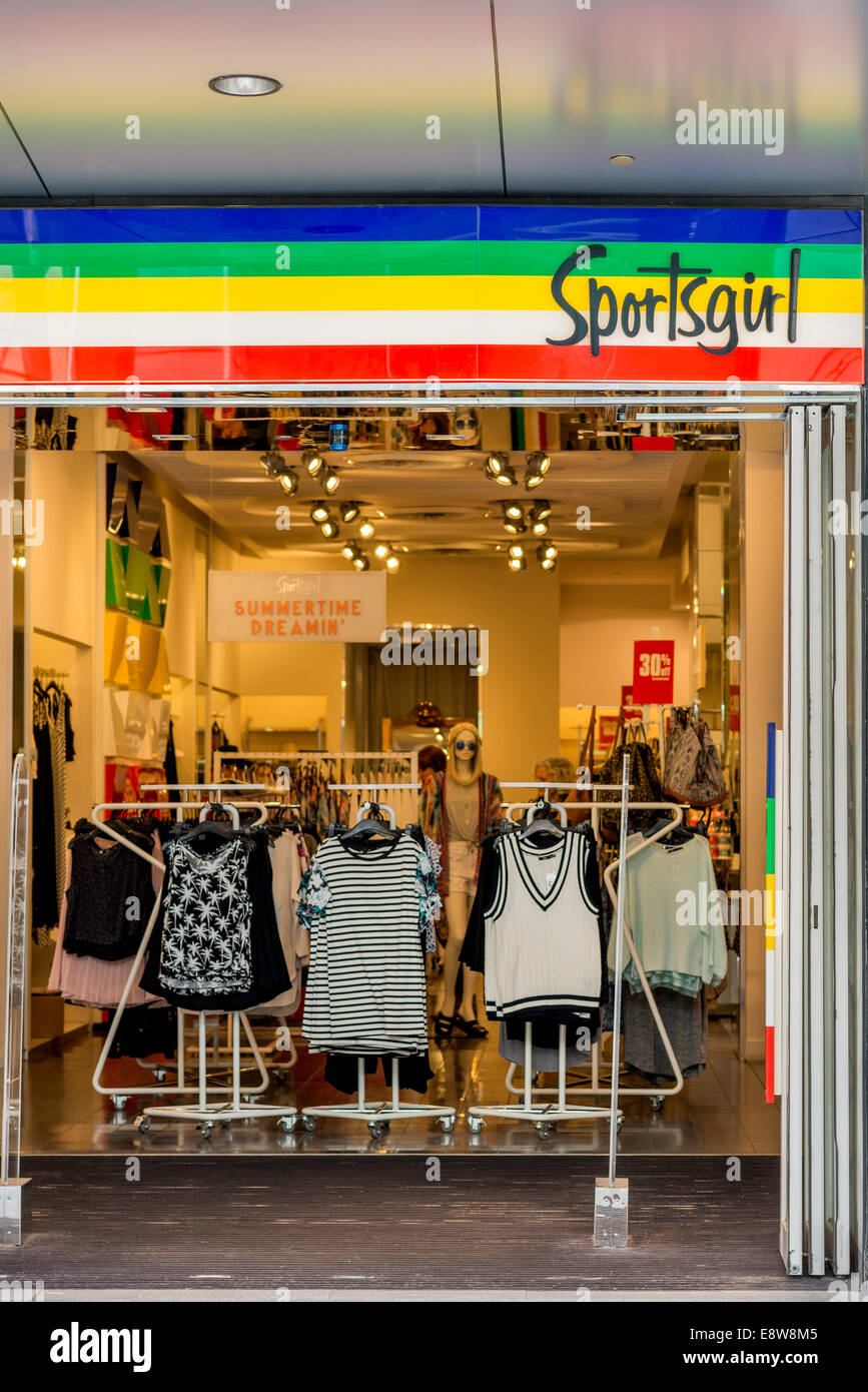 Sportsgirl donna abbigliamento moda negozio di fronte e digital signage Foto Stock