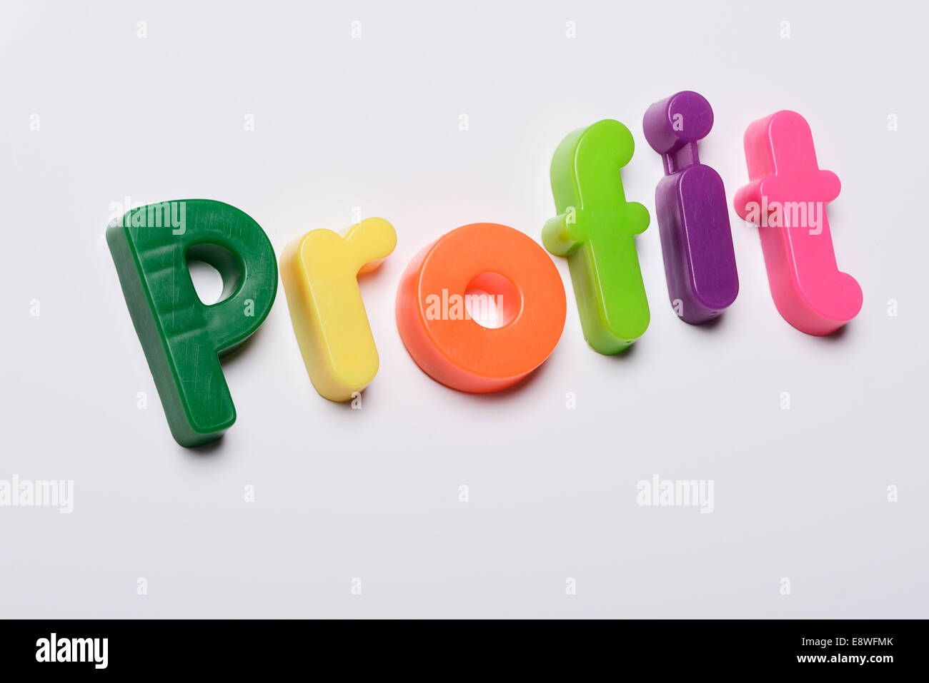 Il profitto realizzato dal frigo magnetico lettere Foto Stock