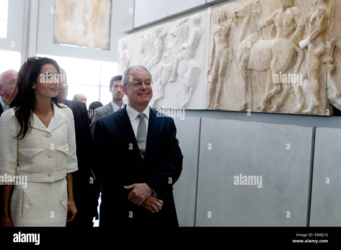 Atene, Grecia. 15 ottobre, 2014. Amal Alamuddin- Clooney visita museo dell'Acropoli. Credito: Aristidis Vafeiadakis/ZUMA filo/Alamy Live News Foto Stock