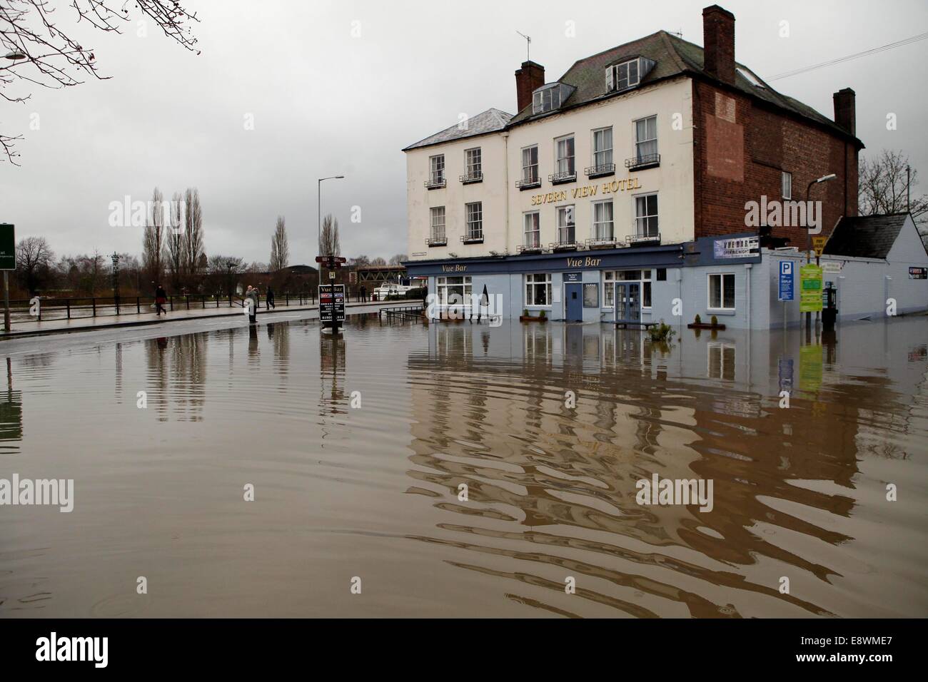 Inondazioni Worcester come il fiume Severn burst le sue rive. Foto Stock