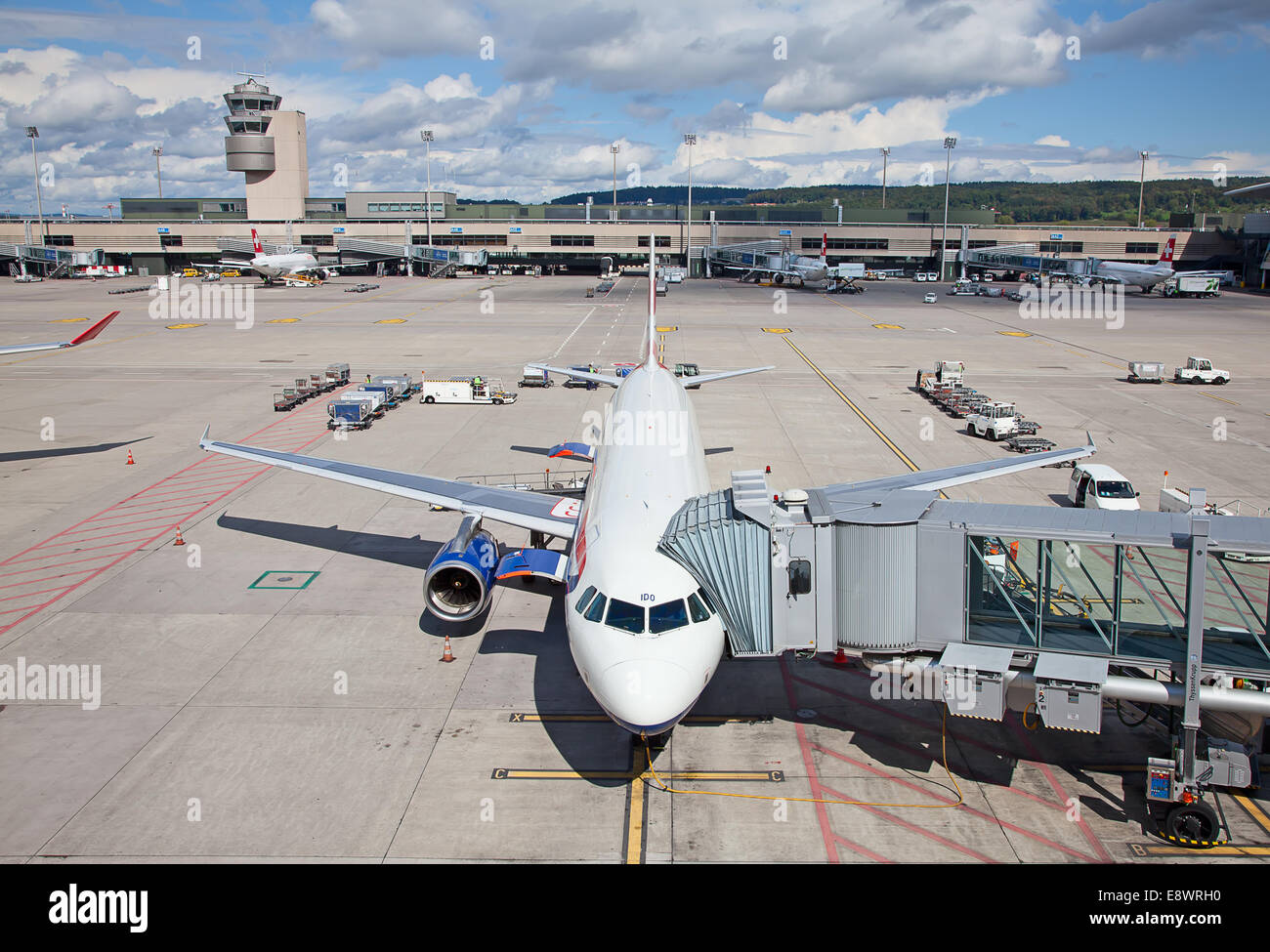 Zurigo - 21 settembre: Boeing 737 British Airways Preparare per prendere il via il 21 settembre 2014 a Zurigo, Svizzera. In Zurigo Foto Stock