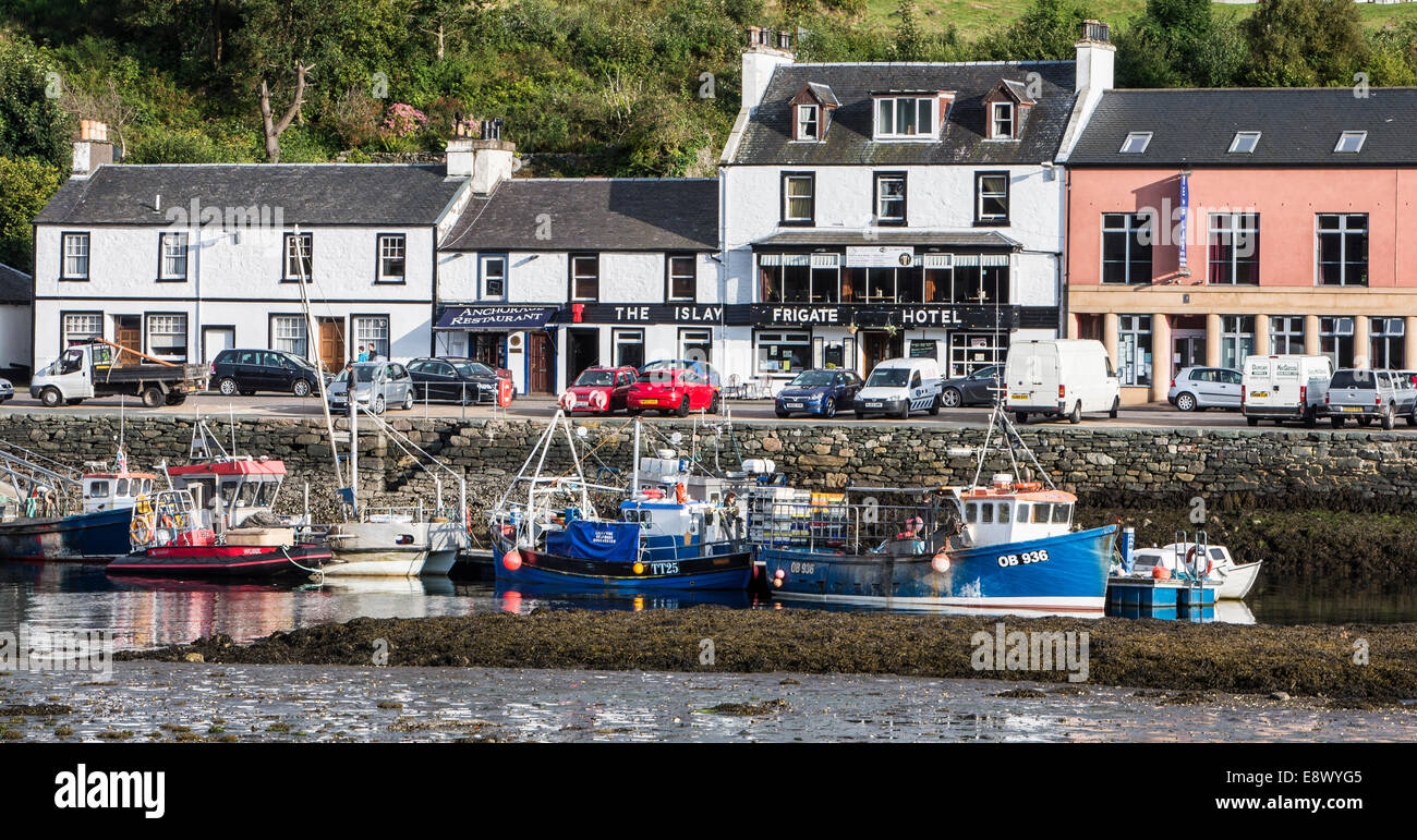 Tarbert Harbour sulla East Loch Tarbert in Argyll, Scozia. Foto Stock