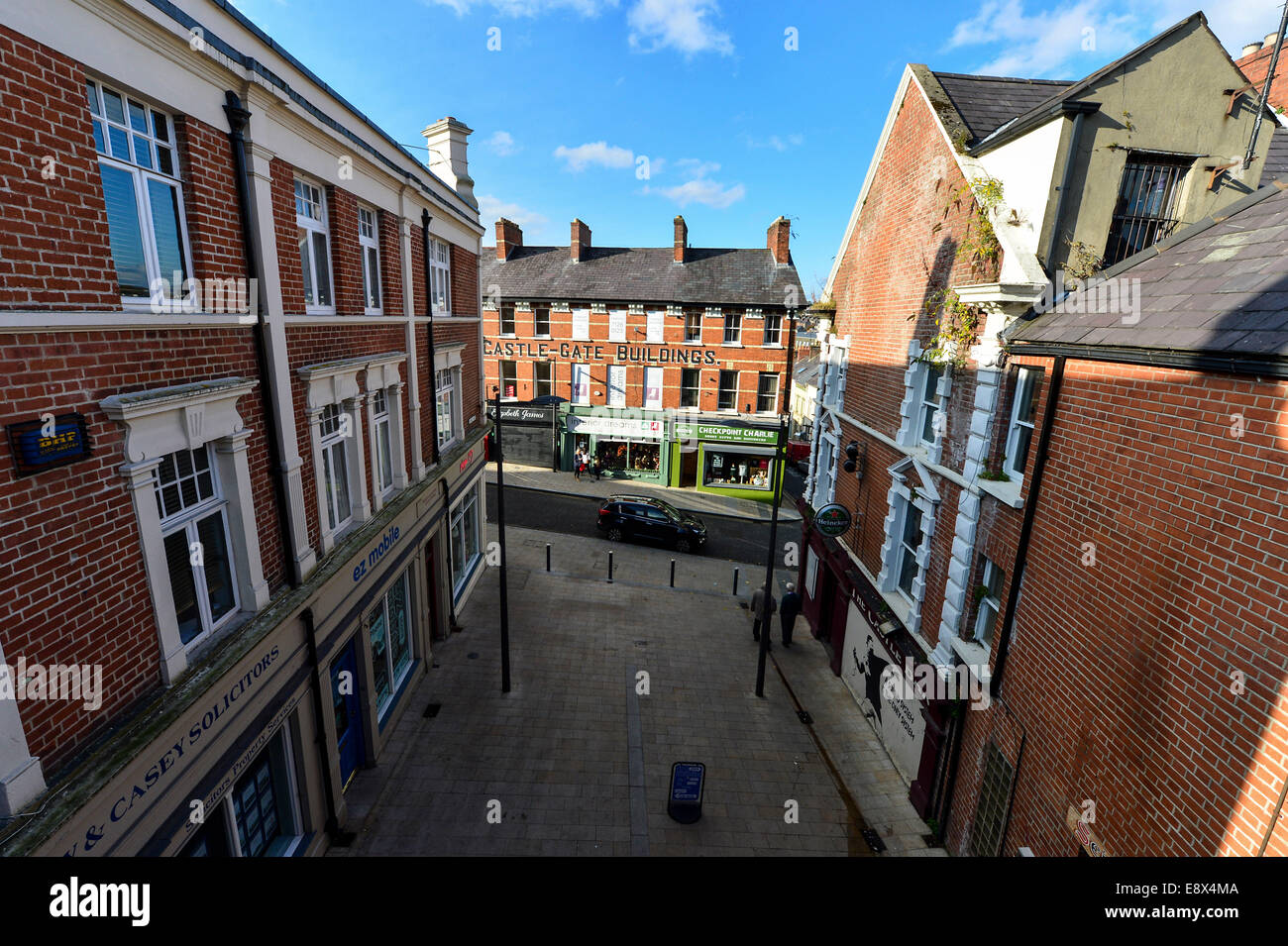 Stock Photo - Rosso Mattone di edifici commerciali, Castle Street, Derry, Londonderry, Irlanda del Nord. ©George Sweeney /Alamy Foto Stock