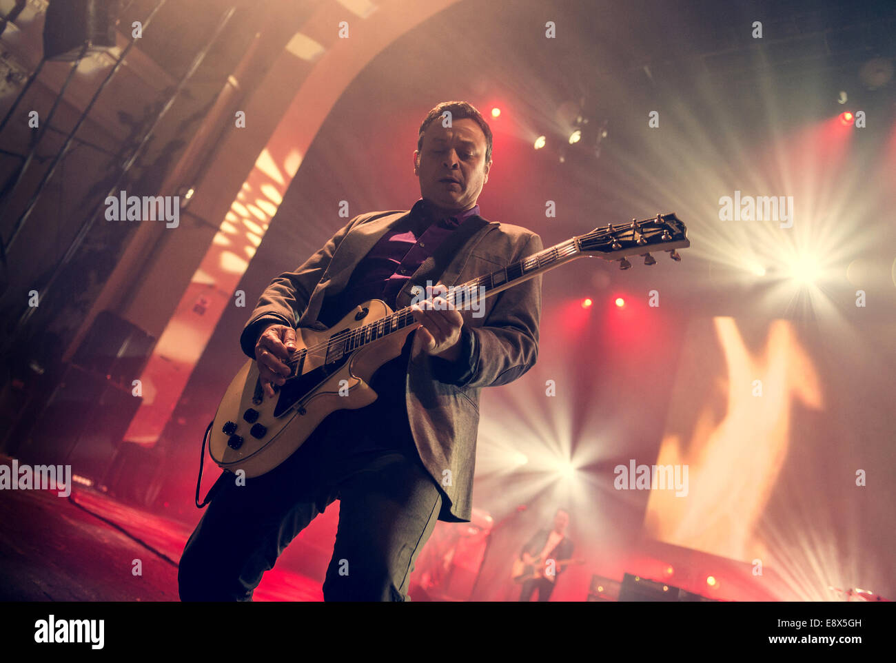 Manic Street predicatori eseguire live alla Brixton Academy dotata di: James Dean Bradfield,manic street predicatori dove: Londra, Regno Unito quando: 11 Apr 2014 Foto Stock