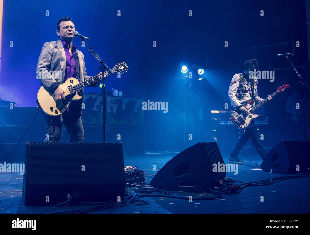 Manic Street predicatori eseguire live alla Brixton Academy dotata di: manic street predicatori dove: Londra, Regno Unito quando: 11 Apr 2014 Foto Stock