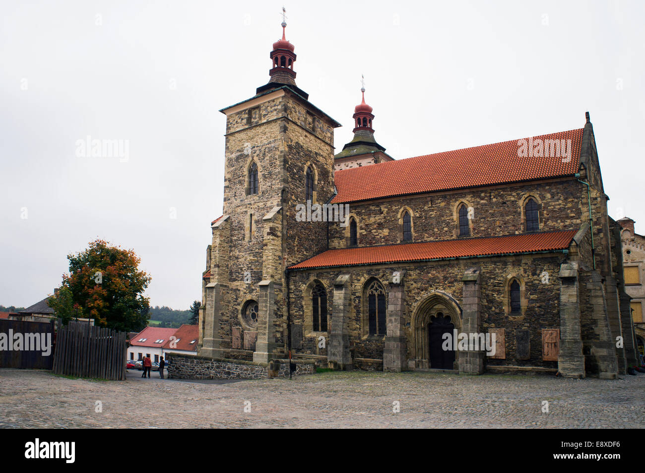 La Chiesa di Santo Stefano a partire dal XIII secolo, un importante esempio di inizio di architettura gotica, in Kourim, una piccola città della Boemia centrale regione, nella Repubblica ceca il 11 ottobre 2014. (CTK foto/Libor Sojka) Foto Stock
