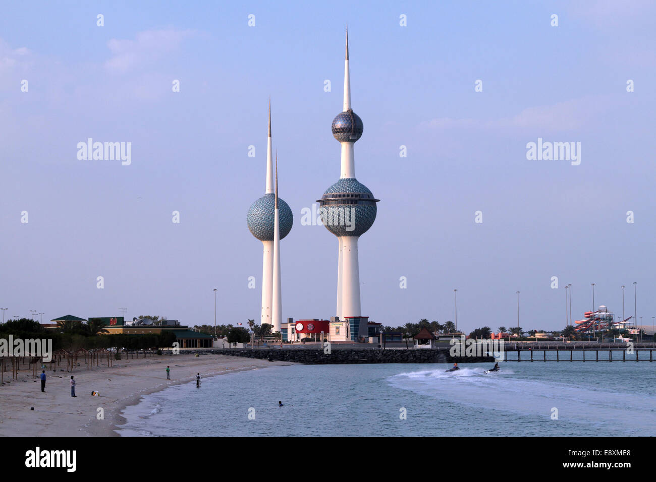 Il Kuwait Towers nella luce della sera in Kuwait City, Kuwait Mercoledì 21 Novembre 2012 Foto Stock