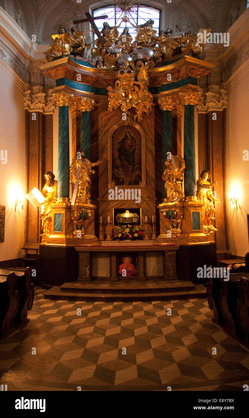 Ornato Altare Cattolico Foto Stock