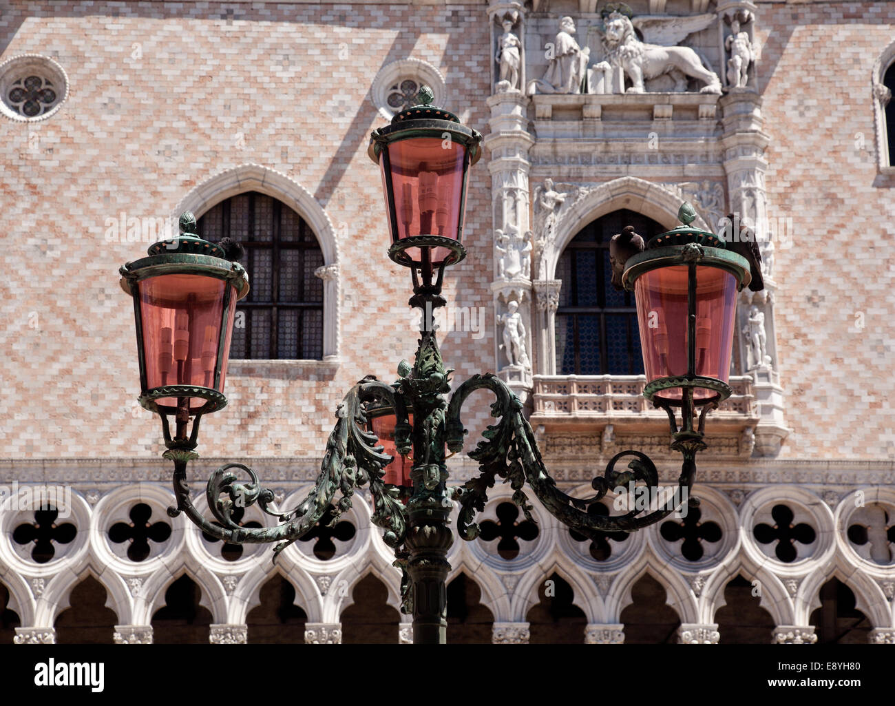 Lampada ornati da Palazzo Ducale Foto Stock