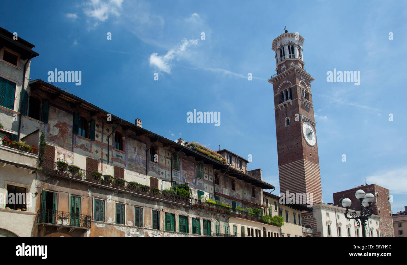 Torre dei Lamberti a Verona Foto Stock