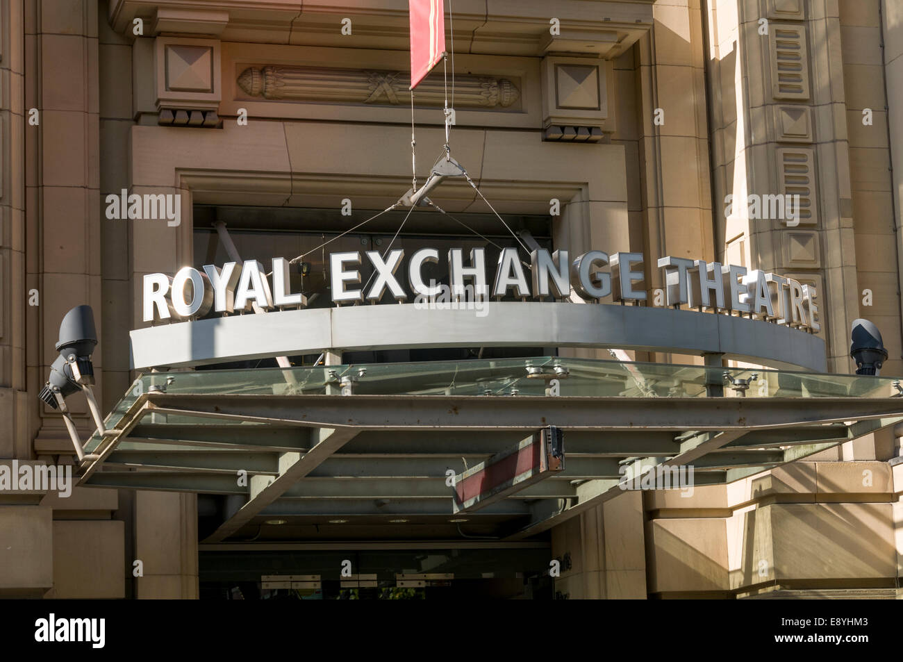 Ingresso al Royal Exchange Theatre Building, Cross Street, Manchester, Inghilterra, Regno Unito. Foto Stock