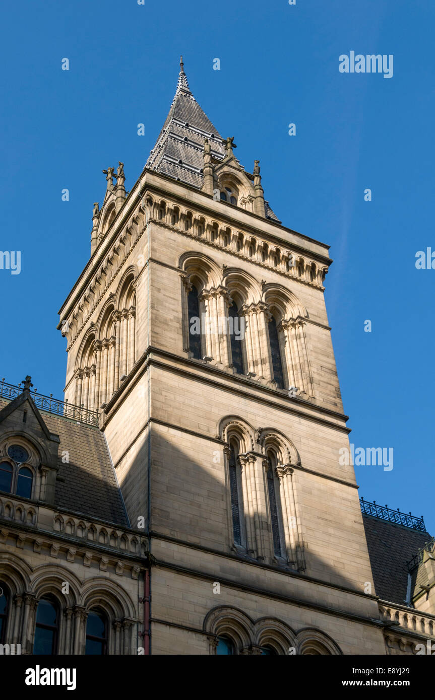 Il Palazzo Comunale da Piazza San Pietro, Manchester, Inghilterra, Regno Unito. Foto Stock