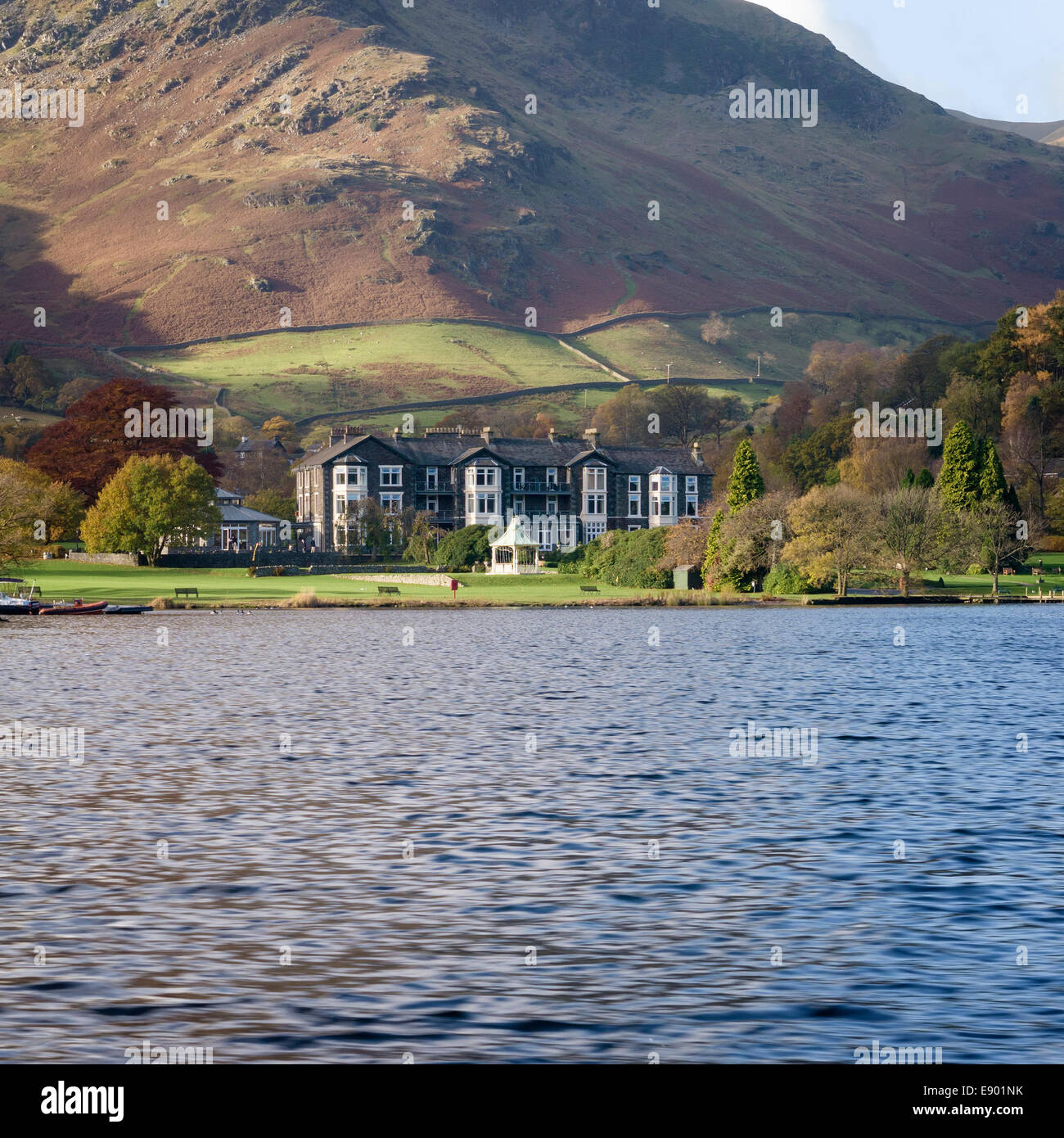 Inn on the Lake Hotel sulle rive del lago Ullswater in Glenridding, Lake District, Cumbria, England, Regno Unito Foto Stock