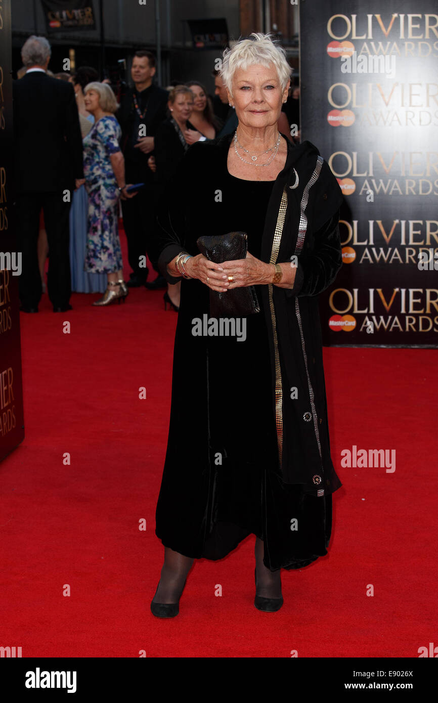 L'Olivier Awards 2014 con MasterCard tenutosi presso la Royal Opera House - Arrivi con: Dame Judi Dench dove: Londra, Regno Unito quando: 13 Apr 2014 Foto Stock