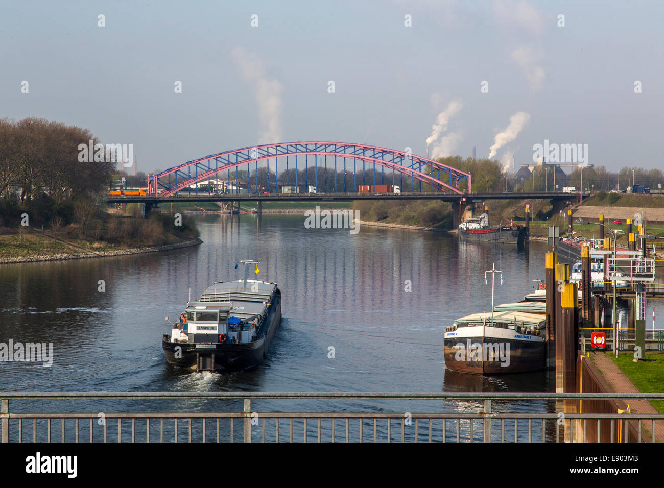 In Europa il più grande porto interno, Duisburg Ruhrort, il fiume Reno, Foto Stock