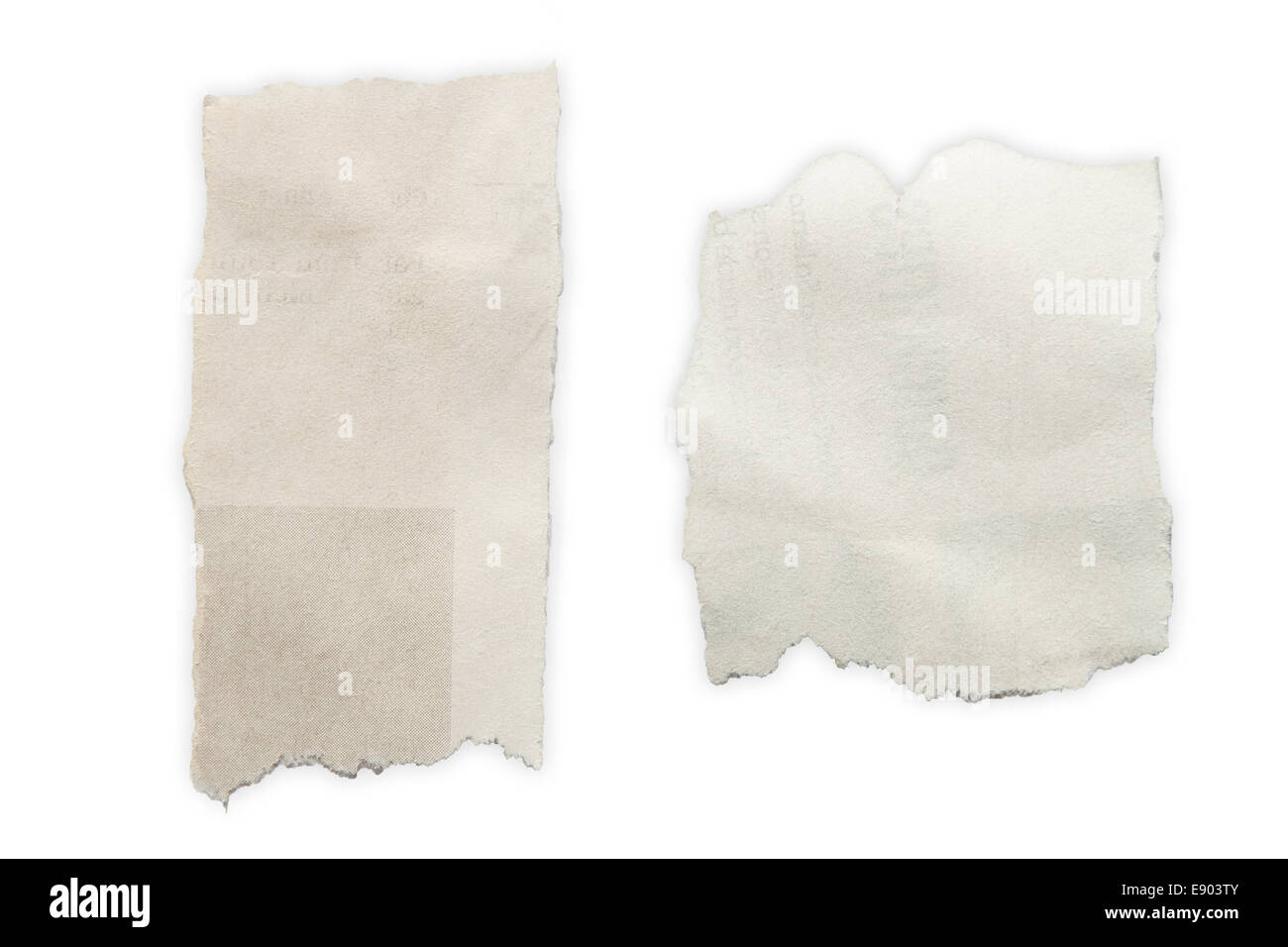 Due pezzi di carta strappata su sfondo semplice. Spazio di copia Foto Stock