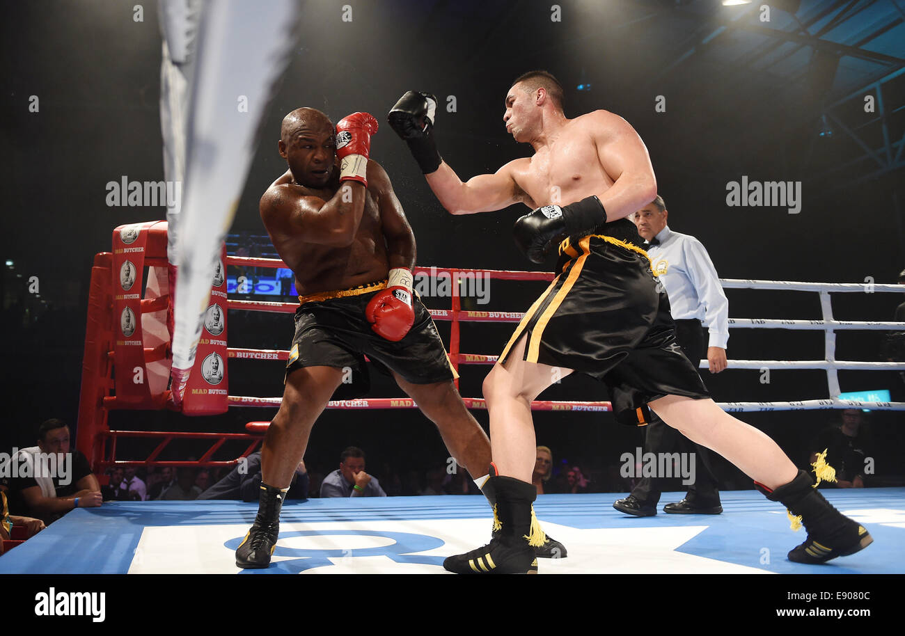Auckland, Nuova Zelanda. Xvi oct, 2014. Sherman Williams v Joseph Parker. Esplosione Heavyweight Boxing Fight Night. Confida Stadium, Auckland, Nuova Zelanda. Credito: Azione Sport Plus/Alamy Live News Foto Stock Auckland, Nuova Zelanda. Xvi oct, 2014. Sherman Williams v Joseph Parker. Esplosione Heavyweight Boxing Fight Night. Confida Stadium, Auckland, Nuova Zelanda. Credito: Azione Sport Plus/Alamy Live News Foto Stock