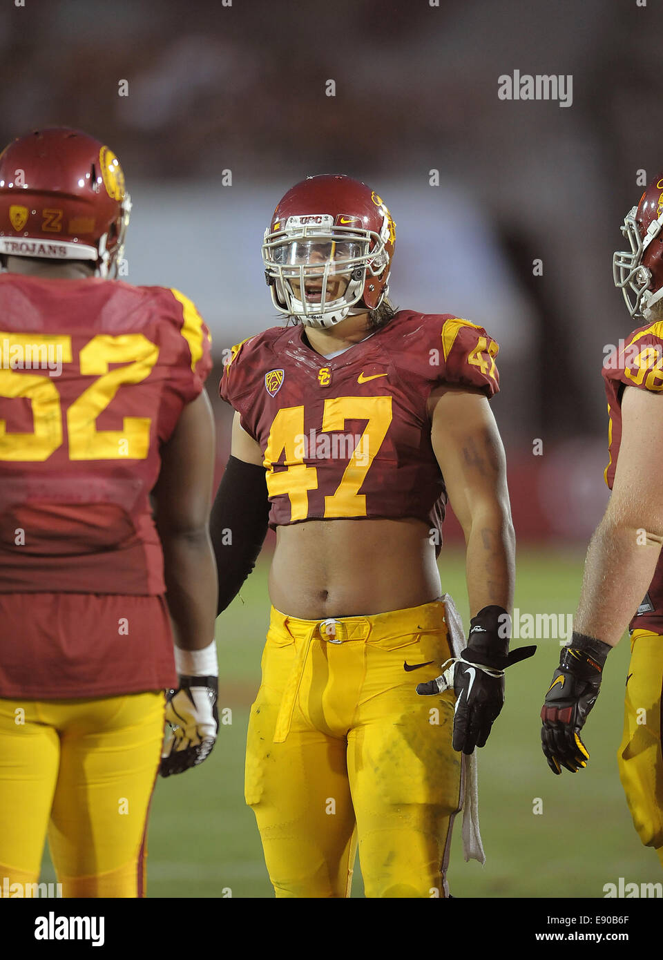 Agosto 30, 2014, Los Angeles, CA.USC Trojans al di fuori linebacker (47) Scott Felix in azione battendo il Raschino di Fresno membro bulldogs 52-13 sabato notte. I cavalli di Troia ha eseguito una scuola- e Pac-12-record 105 svolge mentre scaffalatura fino 37 prima downs e 701 metri di reato totale a Fresno membri 17 prima downs e 317 yards, presso il Los Angeles Memorial Coliseum, il 30 agosto 2014. (Obbligatorio Credito: Jose Marin/MarinMedia.org/Cal Sport Media) (assolutamente - tutte complete fotografo e di credito della società(s) richiesto) Foto Stock