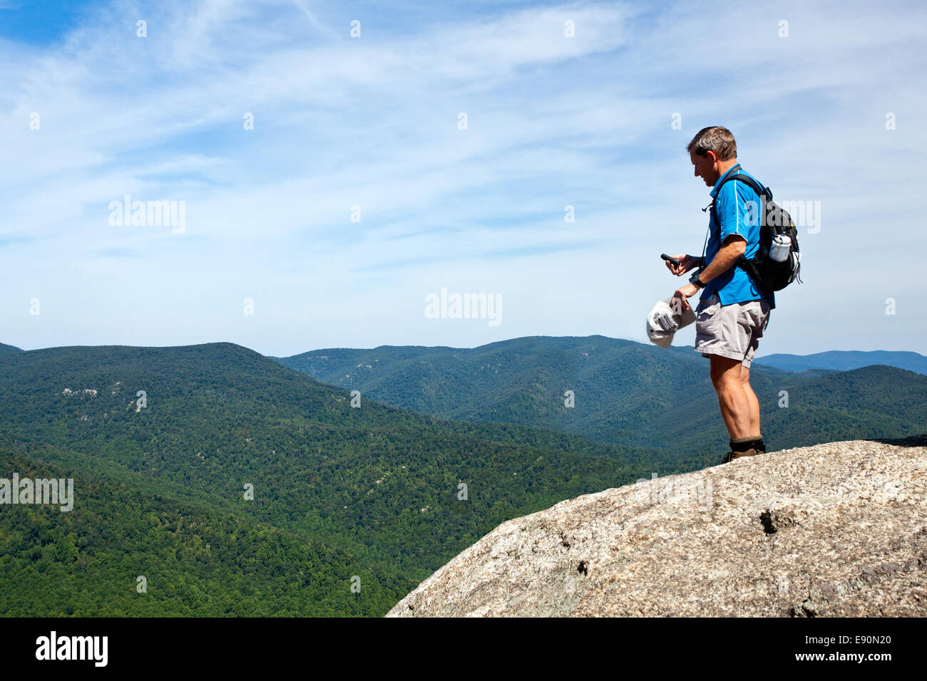 Escursionista affacciato sulla Shenandoah Valley Foto Stock