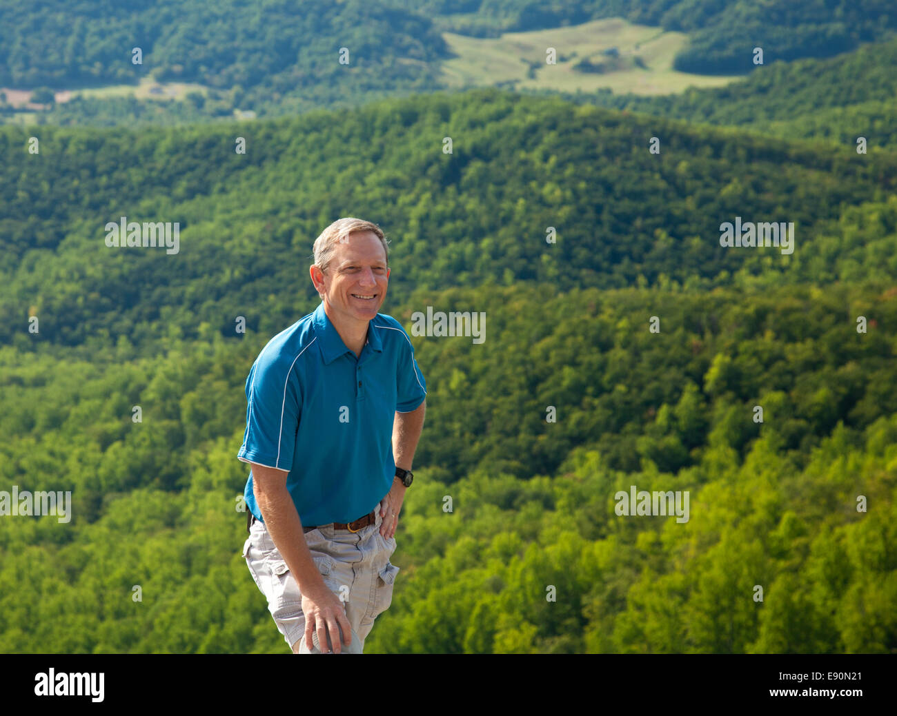 Escursionista affacciato sulla Shenandoah Valley Foto Stock