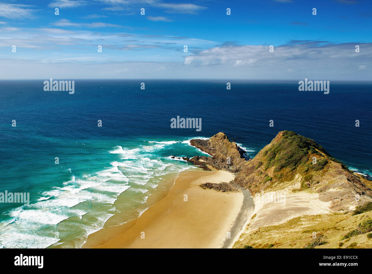 Cape Reinga, bordo del nord della Nuova Zelanda, oceani Indiano e Pacifico si riunisce qui Foto Stock