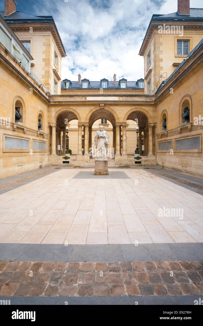 Sorbonne cortile statua archi Foto Stock