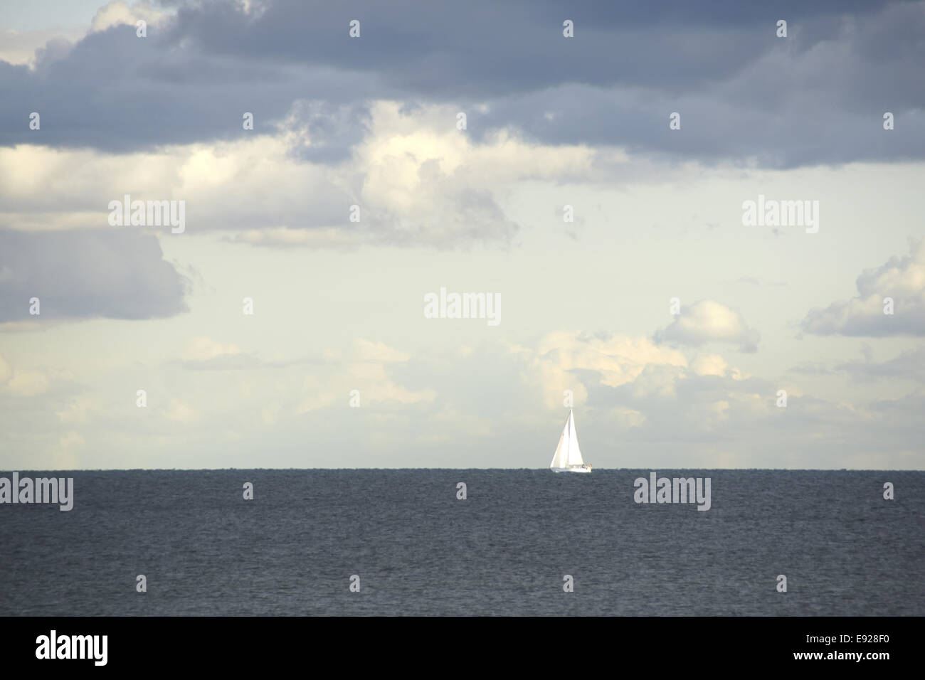 Barca a vela sul Mar Baltico, Germania Foto Stock