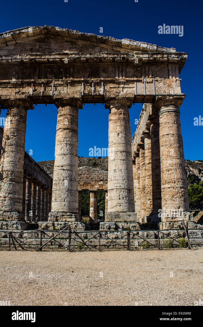 Il tempio dorico a Segesta Foto Stock