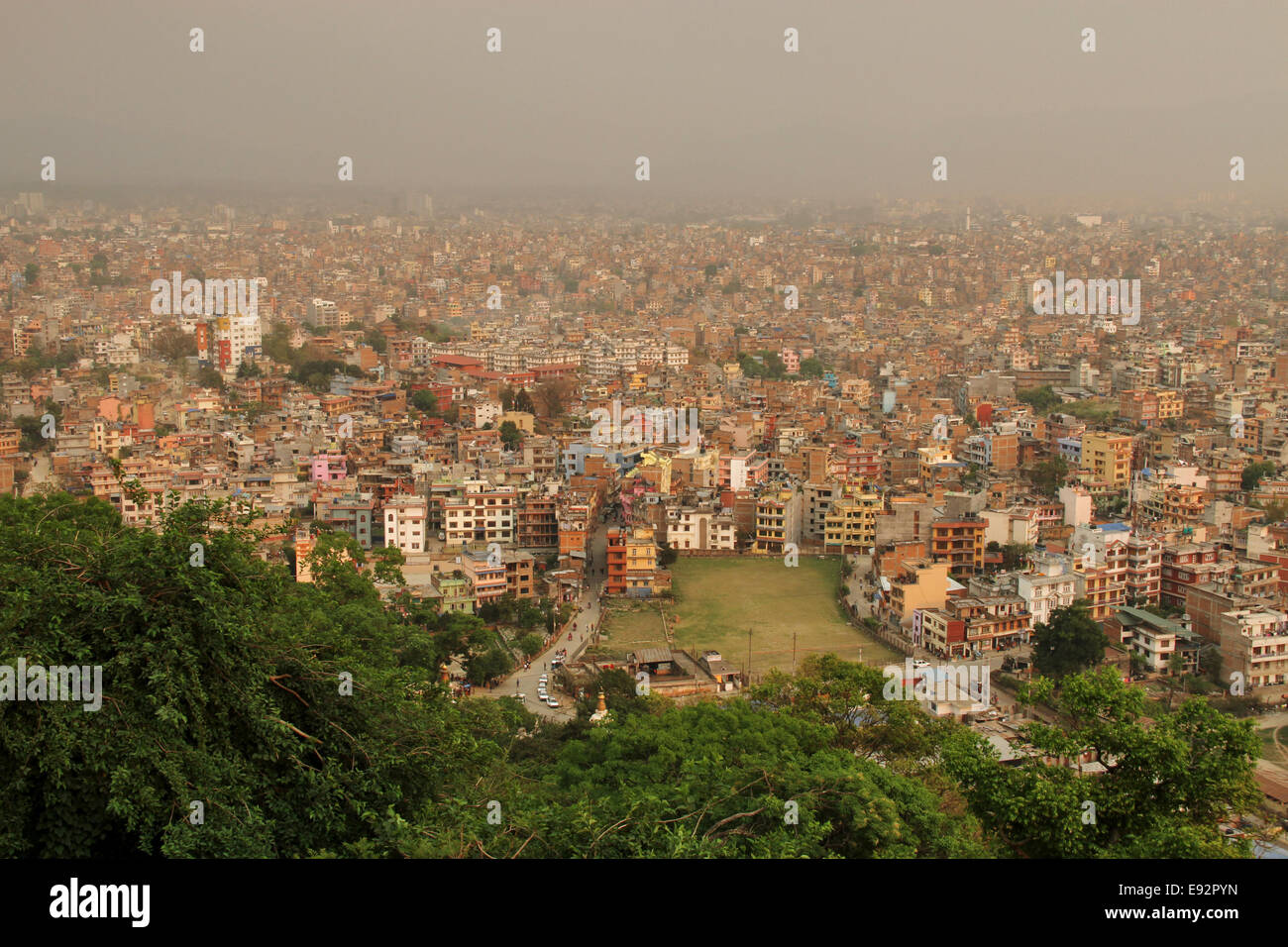 La città di Kathmandu da Swayambhunath Foto Stock