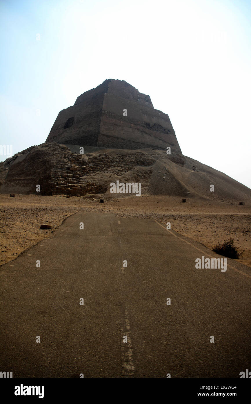 La piramide del Re Snefru (il primo re della IV dinastia, è salito al trono intorno 2613 BC) Foto Stock