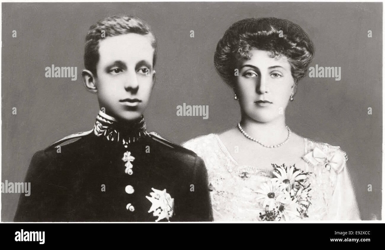 Alfonso XIII, Re di Spagna e fidanzato, Principessa Victoria Eugenia di Battenberg, cartolina, circa 1906 Foto Stock