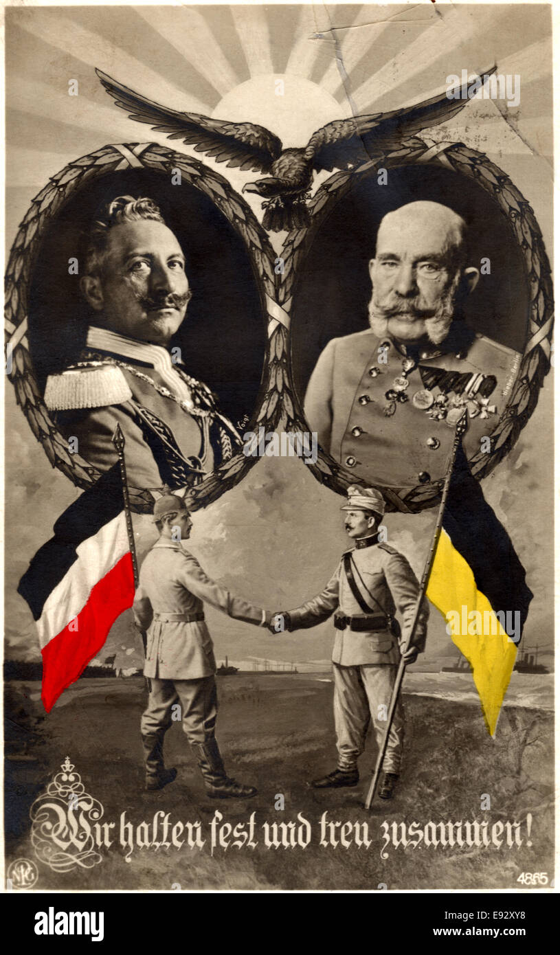 Il Kaiser Guglielmo II di Germania, Kaiser Franz Joseph I di Austria-Ungheria, "Wir Halten Fest und treu Susammen (teniamo vero insieme)", cartolina, circa 1915 Foto Stock