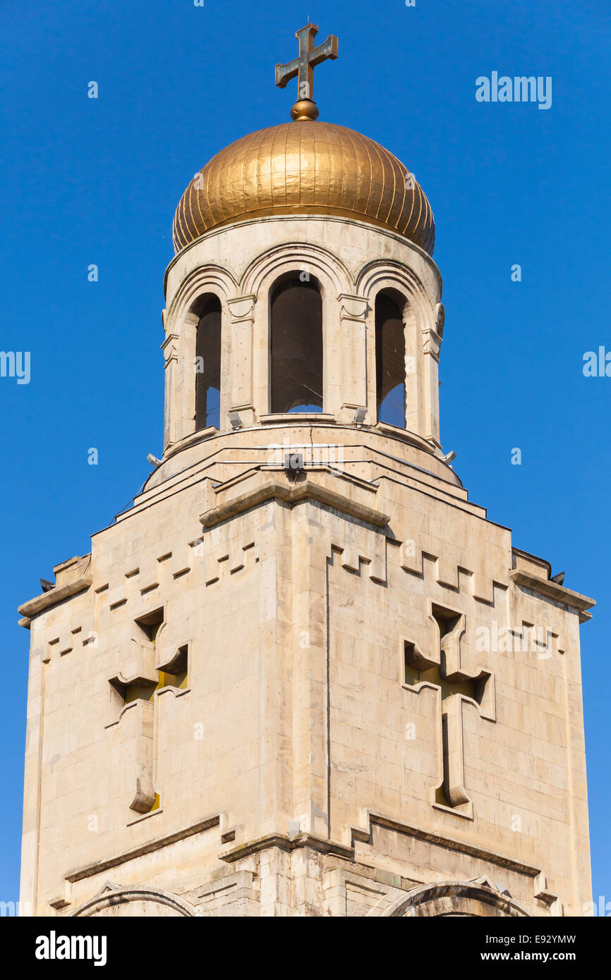 Cupola dorata sulla principale cattedrale ortodossa di Varna, Bulgaria Foto Stock
