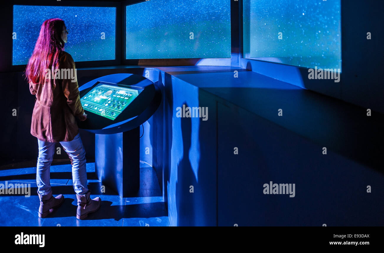 Italia Piemonte Torino Pino Torinese inaugurazione della nuova area del museo di Torino Il Planetarium Museo di Astronomia e spazio INFINI.al 17 Ottobre 2014 - Simulazione di volo in una navicella spaziale Foto Stock